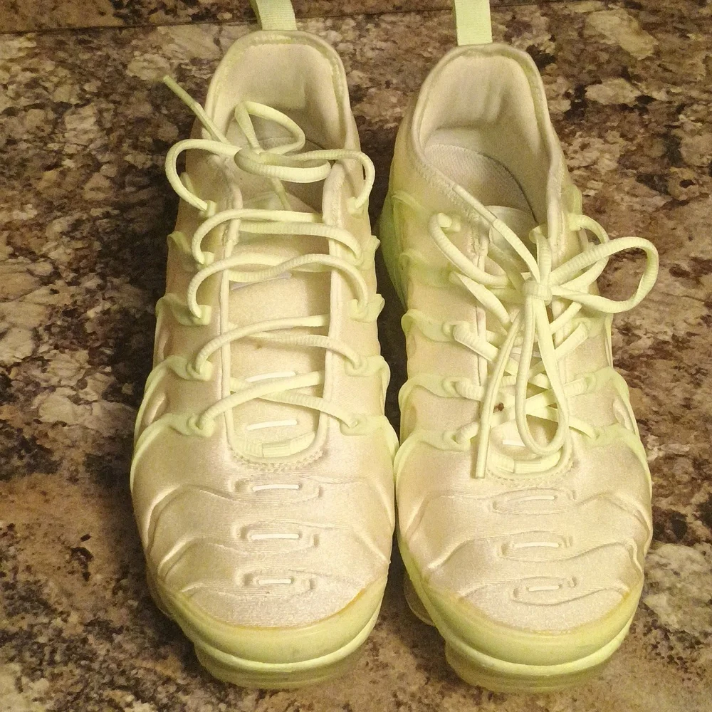 Nike Air VaporMax Plus Highlighter Yellow Sunset Women's D13023-700 Size 9.5 - Picture 1 of 10